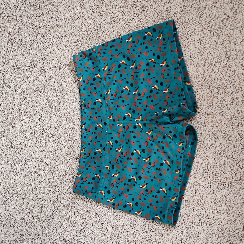 IAB MFG 3" no-ride bird print shorts, size 8M